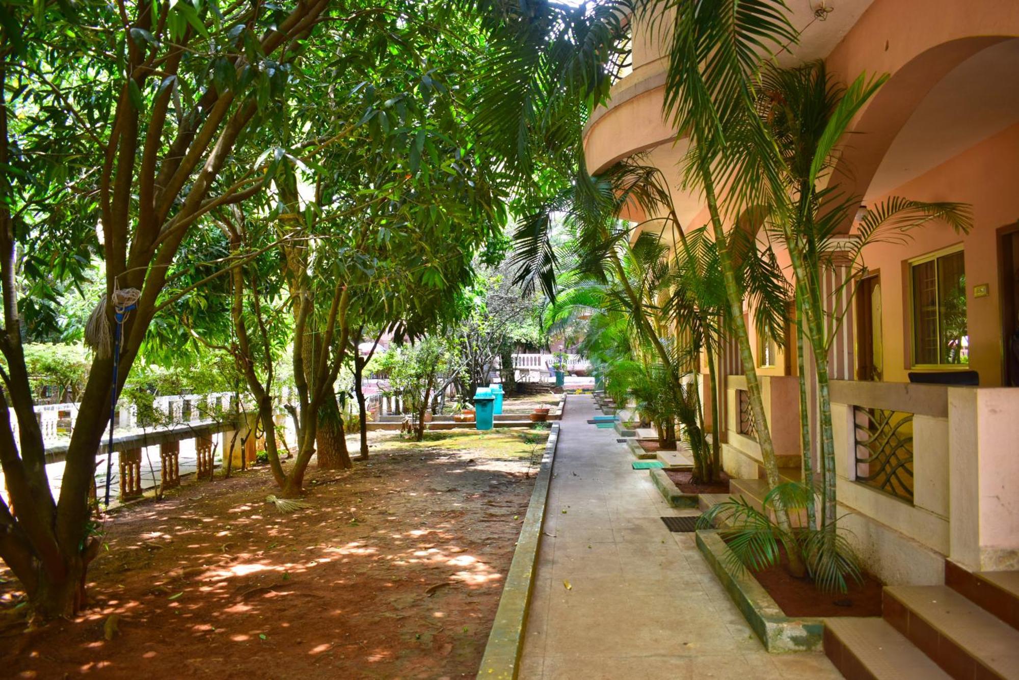 Jains Royal Palace Resorts Yelagiri Esterno foto