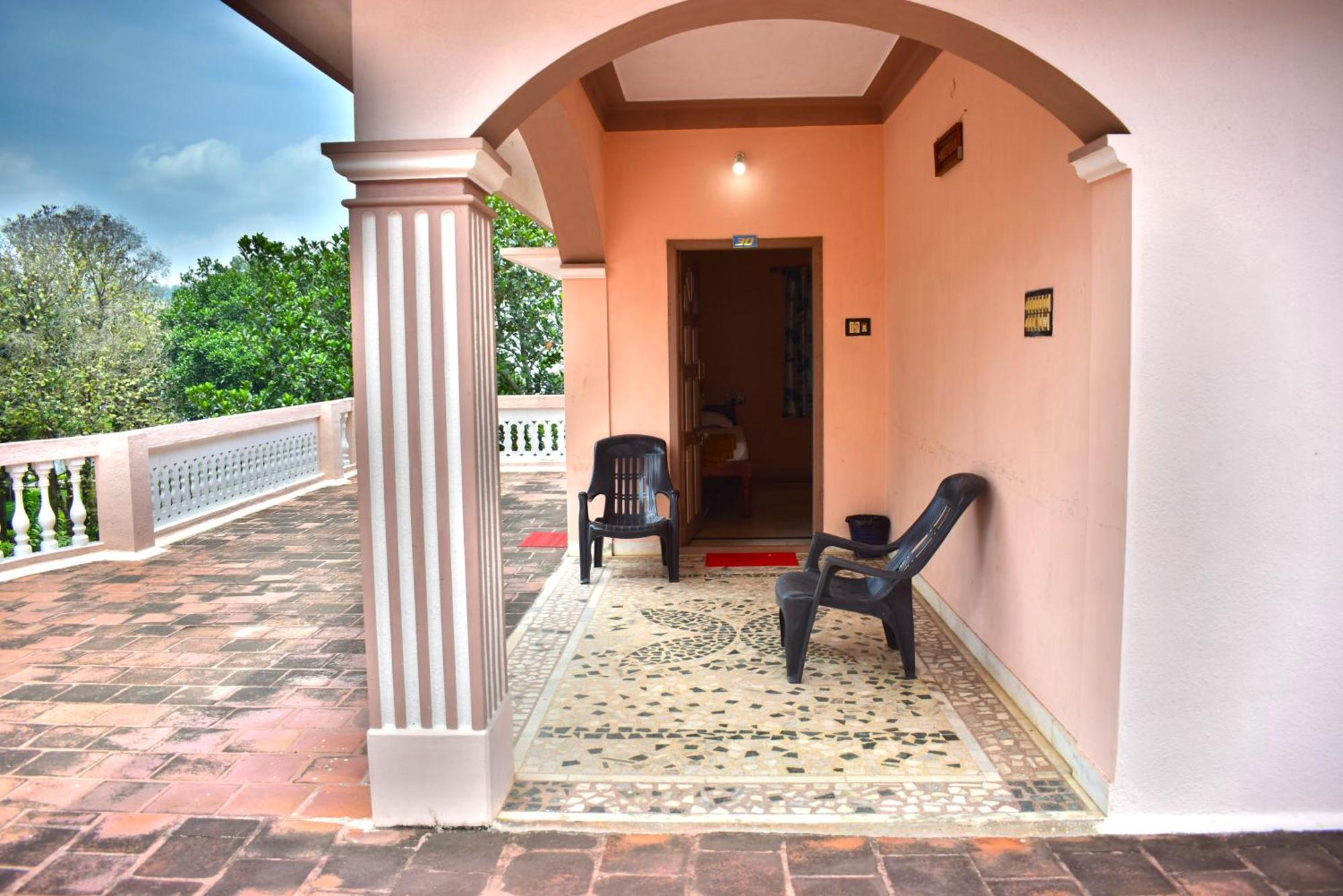Jains Royal Palace Resorts Yelagiri Esterno foto