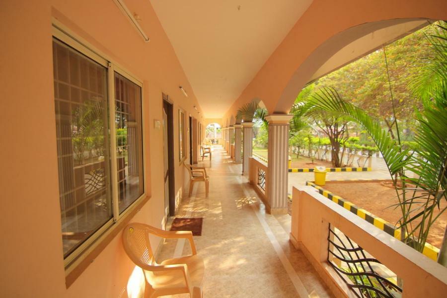 Jains Royal Palace Resorts Yelagiri Esterno foto