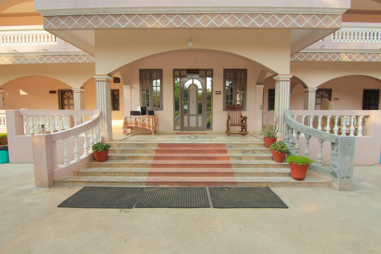 Jains Royal Palace Resorts Yelagiri Esterno foto