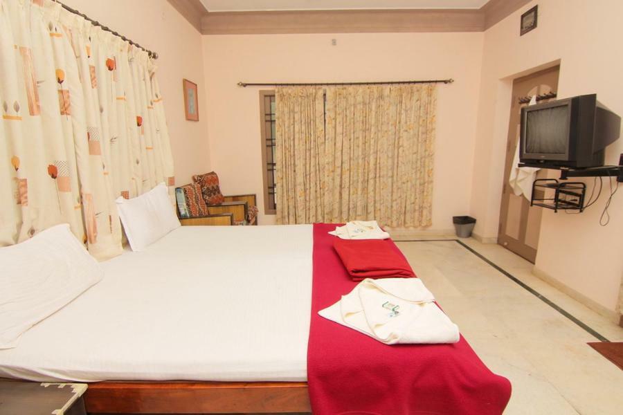 Jains Royal Palace Resorts Yelagiri Esterno foto