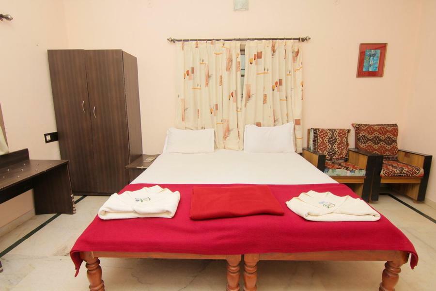 Jains Royal Palace Resorts Yelagiri Esterno foto